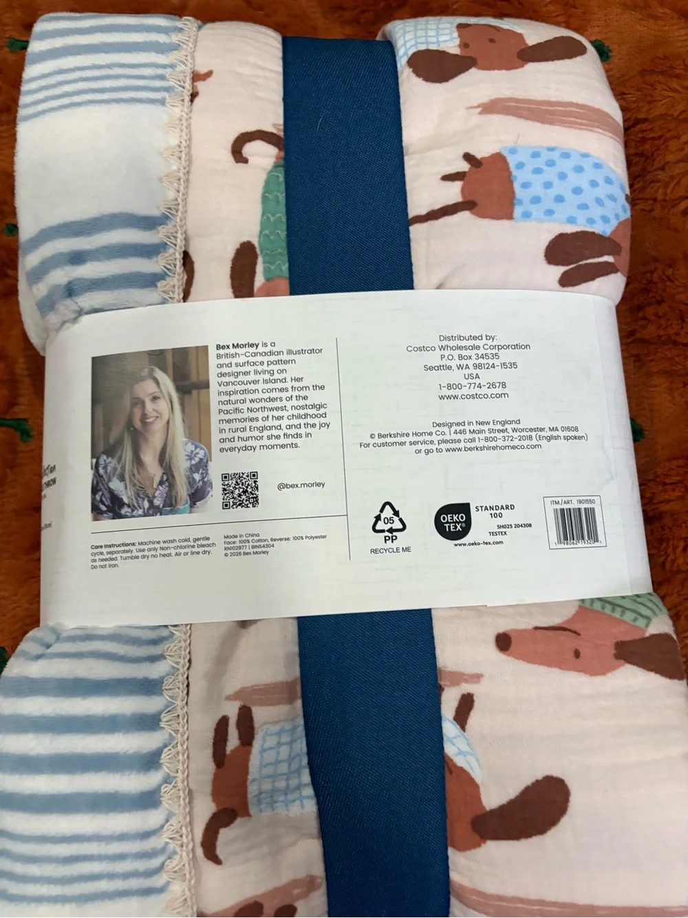 NWT wiener dog throw